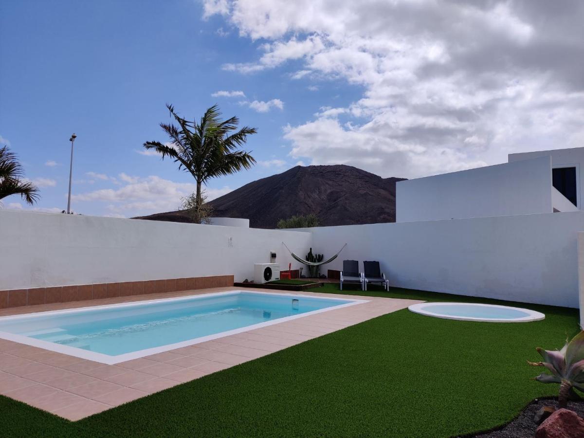 Villa Lanzarote Deluxe & Spa Pool Плая Бланка Екстериор снимка