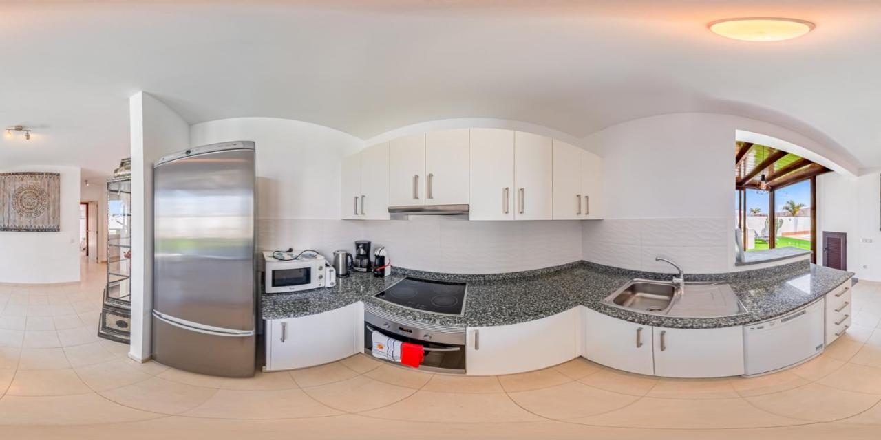 Villa Lanzarote Deluxe & Spa Pool Плая Бланка Екстериор снимка